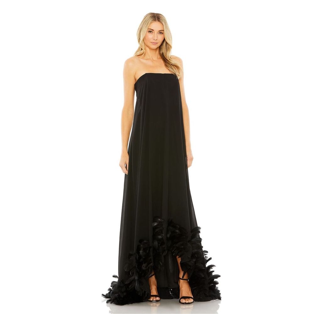 MAC DUGGAL STRAPLESS FLARE FEATHER HEM GOWN